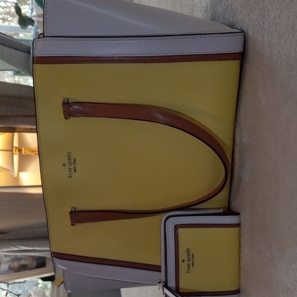 Kate Spade Patterson Drive Geraldine in Limelight w/ Matching Kate Spade Wallet - Picture 1 of 16